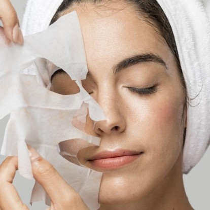 Το ξέρατε ότι μπορείτε να φτιάξετε μόνες σας τις δικές σας sheet masks;