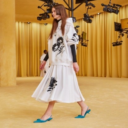 Οι ποθητές ανοιξιάτικες συλλογές από το πιο ανανεωμένο fashionable e-shop