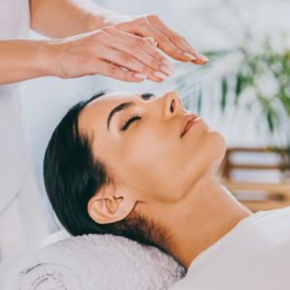 Μέθοδος reiki: Ποια είναι τα οφέλη της ιαπωνικής θεραπευτικής τεχνικής