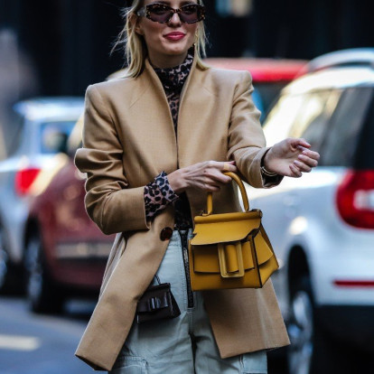 Wardrobe essentials: Τα σχέδια που πρέπει να αποκτήσετε τώρα για updated looks 