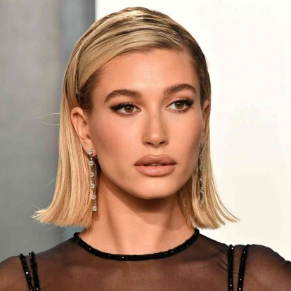 Δείτε την καθημερινή ρουτίνα της Hailey Bieber κατά τη διάρκεια της καραντίνας 