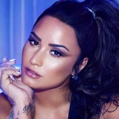 H Demi Lovato απολαμβάνει τα πιο επιτυχημένα covers των fans της 