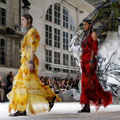 Sustainable fashion: Ποιοι διάσημοι οίκοι μόδας ακολουθούν μια νέα αειφόρα πολιτική 
