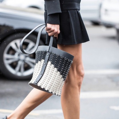 Chic & Sexy: Τα κομμάτια που θα αναδείξουν τα πόδια σας αυτήν την εποχή