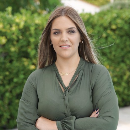 Η νεότερη διευθύντρια του Διεθνούς Ινστιτούτου για την Κυβερνοασφάλεια, CSI Institute, Κέλλυ Ιωάννου, μας διηγείται την ιστορία της & σχολιάζει την επικαιρότητα