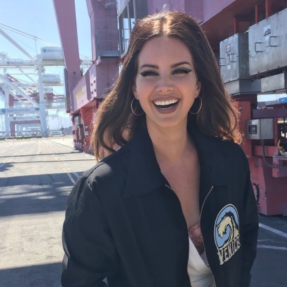 Το νέο video clip της Lana Del Rey για το τραγούδι "White Dress" είναι μια ωδή στην αισιοδοξία & την αγάπη