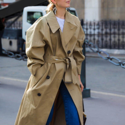 T for trench: Οι πιο stylish καμπαρντίνες της χρονιάς που θα απογειώσουν τις καθημερινές σας εμφανίσεις 