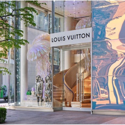 Η νέα holographic boutique του οίκου Louis Vuitton στην Ιαπωνία αποτελεί συνώνυμο της υψηλής αισθητικής