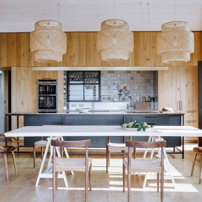 Μια sustainable rustic κατοικία στην Αγγλία που γοητεύει με το natural design της