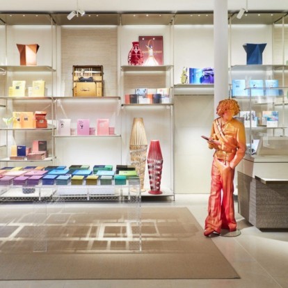 Ο οίκος Louis Vuitton ανοίγει ένα φανταστικό bookstore στη μπουτίκ του Saint-Germain-des-Prés