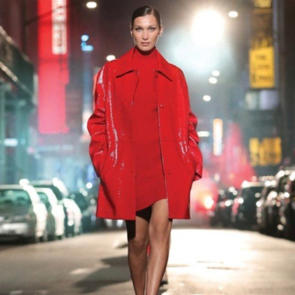 O Michael Kors γιόρτασε τα 40 χρόνια παρουσίας του στη μόδα με ένα φαντασμαγορικό fall/winter '21 show