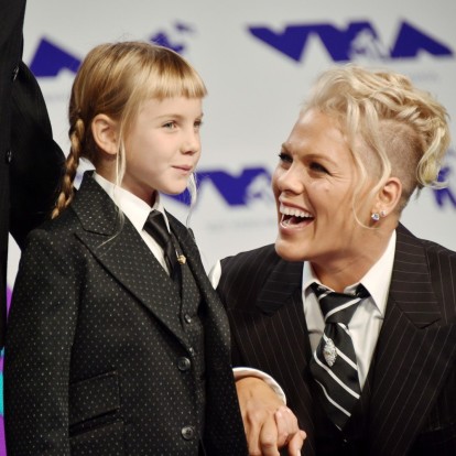 Το νέο τραγούδι της P!nk είναι ένας ύμνος στη μητρική αγάπη & τη δύναμη της ψυχής