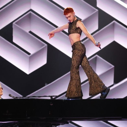 It’s Α Sin: Η iconic ερμηνεία των Elton John και Years & Years στα BRIT Awards για την οποία όλοι μιλούν