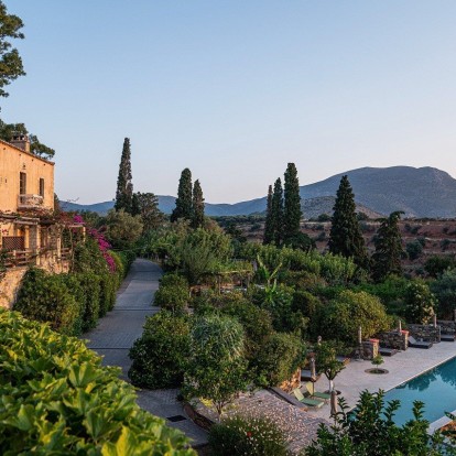 Grand re-opening: To ονειρεμένο «καταφύγιο» της Μονεμβασιάς μας προσκαλεί και πάλι να ζήσουμε το απόλυτο καλοκαιρινό όνειρο