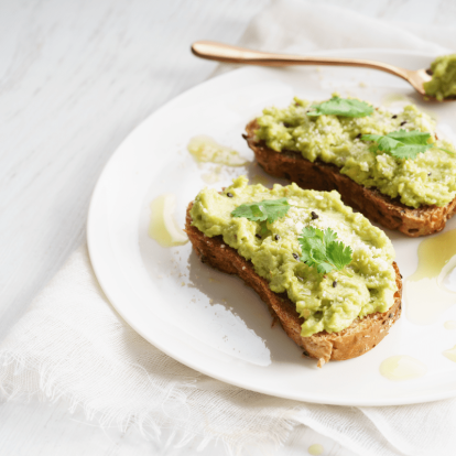 Λαμπερή επιδερμίδα: Οι τροφές που πρέπει να βάλετε στη διατροφή σας