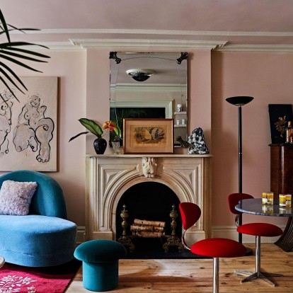 Ένα fashionable διαμέρισμα στο Brooklyn όπου τα funky χρώματα πρωταγωνιστούν 