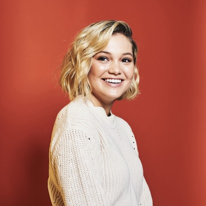 H ηθοποιός Olivia Holt αποκαλύπτει τη θαυματουργή βραδινή ρουτίνα ομορφιάς της