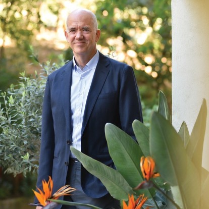 O dr. Ανδρέας Α. Παπανδρέου, καθηγητής περιβαλλοντικών οικονομικών στο Εθνικό και Καποδιστριακό Πανεπιστήμιο Αθηνών μάς εξηγεί γιατί το μέλλον του πλανήτη είναι στο χέρι μας