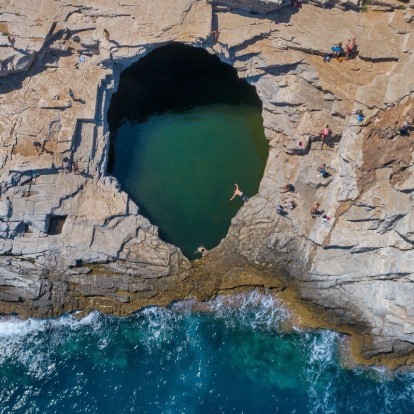 Welcome to Greece: 7 ελληνικές παραλίες - «διαμάντια» που ανυπομονούμε να επισκεφτούμε φέτος 