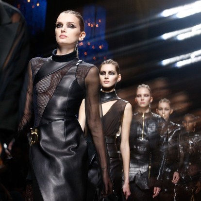 Here comes the Matrix look: Η τάση της σεζόν