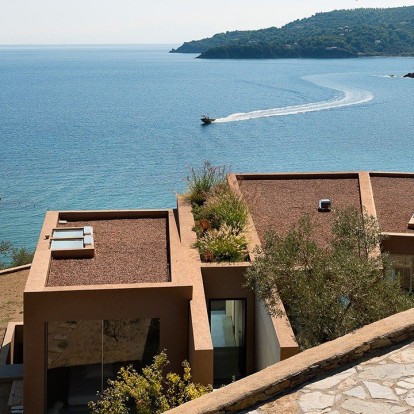 Το υπέροχο Aclhladies house στη Σκιάθο με θέα το Αιγαίο