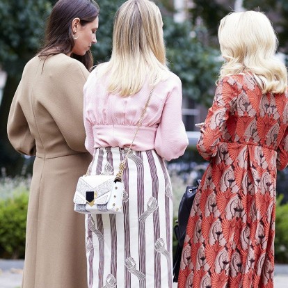 Winter wedding guest: τι να φορέσετε σε έναν γάμο τον χειμώνα