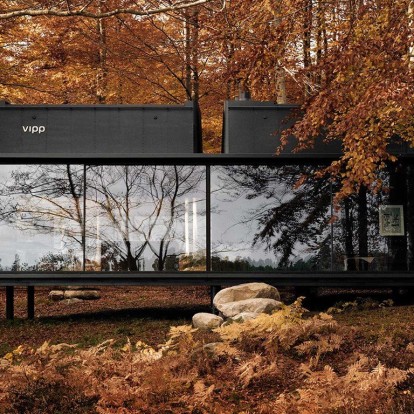 Ένα σύγχρονο καταφύγιο μέσα στη φύση προτείνει έναν νέο τρόπο απόδρασης