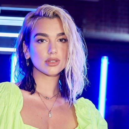 Dua Lipa: Eνδιαφέροντα facts που δεν γνωρίζατε για τη διάσημη τραγουδίστρια