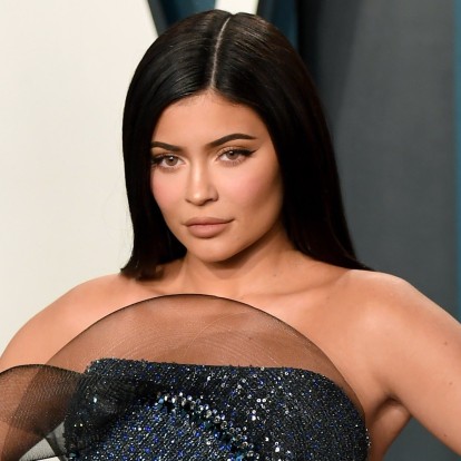 H Kylie Jenner αποκαλύπτει πώς κατέκτησε το beauty industry 