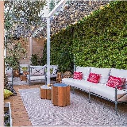 H νέα pop-up boutique του οίκου Dior στο Μαυροβούνιο εξυμνεί την γαλήνια αύρα του καλοκαιριού