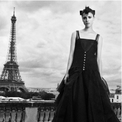 Chanel: H Virginie Viard παρουσιάζει για πρώτη φορά την Haute Couture Fall '21 στο Palais Galliera, αντλώντας έμπνευση από ρεύματα της γαλλικής ζωγραφικής
