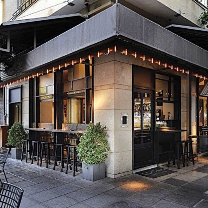 Το αγαπημένο meeting point της Θεσσαλονίκης που μας συστήνεται με νέο «αέρα» 