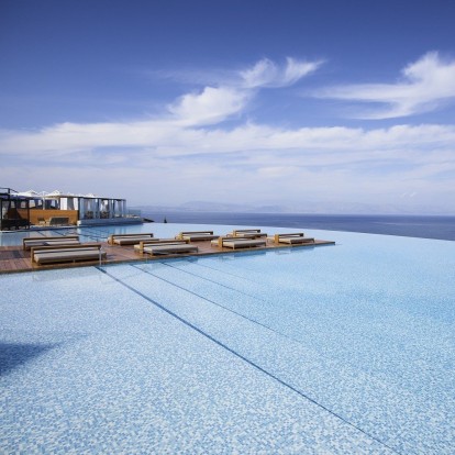 Grand Opening: Το πολυτελές resort της Κέρκυρας που κυριαρχεί στο DNA του μια ολιστική εμπειρία διαμονής 