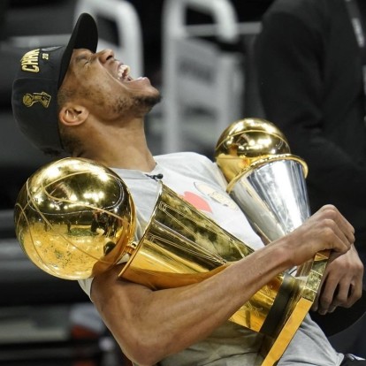 Greak Freak: Το ταξίδι του Γιάννη Αντετοκούνμπο από τους δρόμους της Αθήνας, μέχρι την κορυφή του ΝΒΑ 