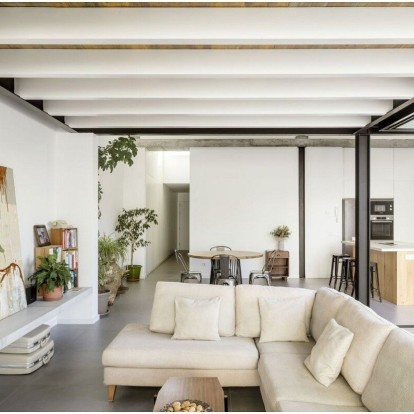 Μια stylish κατοικία που μετατρέπεται σε πηγή έμπνευσης για το απόλυτο summery interior design