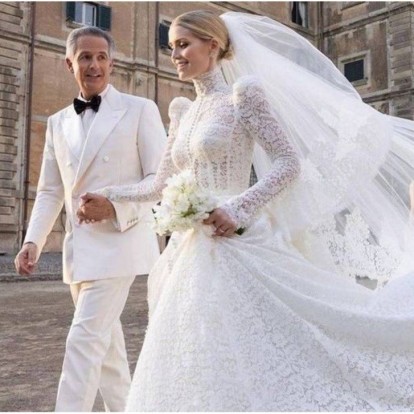 Η ανιψιά της πριγκίπισσας Diana, Lady Kitty Spencer, παντρεύτηκε τον εκλεκτό της καρδιάς της, Michael Lewis