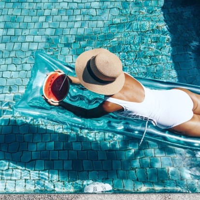 Έξυπνοι τρόποι για να μην ξεφύγετε από το διατροφικό σας πρόγραμμα την περίοδο των διακοπών 