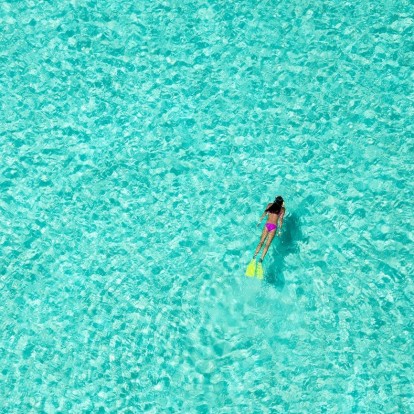 Γυμναστική στο νερό: Πώς να παραμείνετε fit και στις διακοπές 