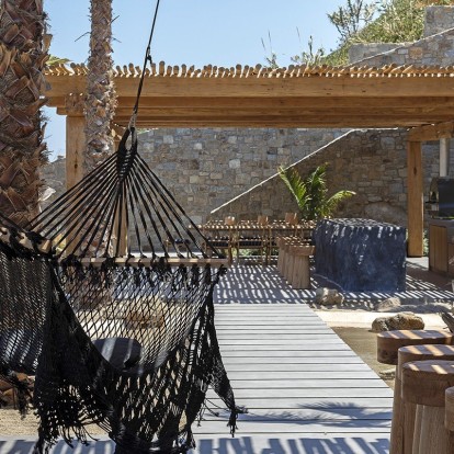 H Villa Sebastian στη Μύκονο μετατρέπεται στο απόλυτο ειδυλλιακό καταφύγιο