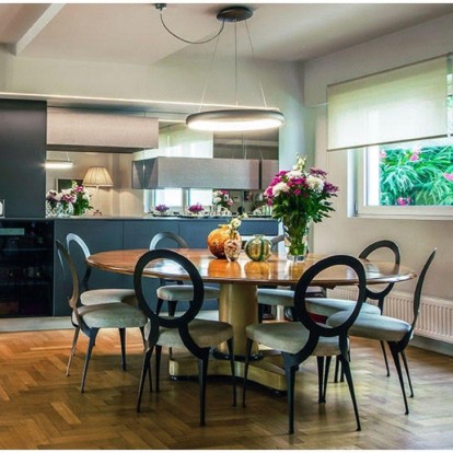 Μια σύγχρονη κατοικία στην Αθήνα ξεχωρίζει για την πολυτέλεια και την υψηλή αισθητική της