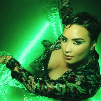 Το νέο τραγούδι της Demi Lovato μάς γυρίζει πίσω στις χρυσές επιτυχίες της
