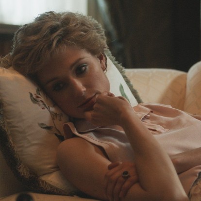 The Crown is back: Συγκλονίζει η «νέα Diana» με την ομοιότητά της με την Πριγκίπισσα 