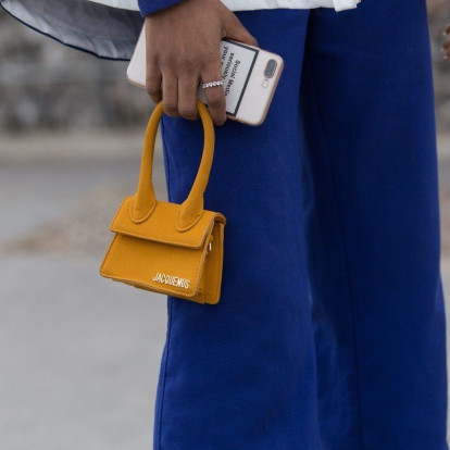 Mini bags: Τα σχέδια που επιλέγουμε για το φετινό φθινόπωρο 