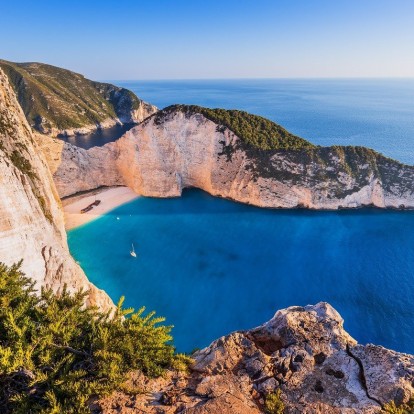 Greek Islands: Τα top 10 νησιά της χώρας μας που η ομορφιά τους «κόβει» την ανάσα
