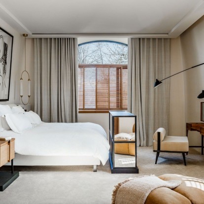 Μια πενταώροφη Παριζιάνικη κατοικία που μετατράπηκε στο απόλυτο dream house 