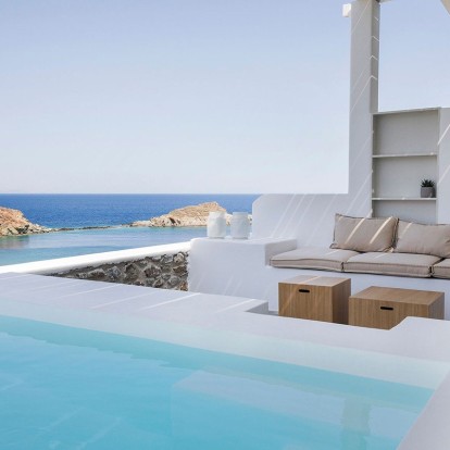 Οι Asprolithos Villas στην Κύθνο χωρούν σε 40 τ.μ. την απέραντη κυκλαδίτικη ομορφιά