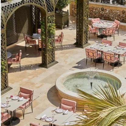 Στο ανακαινισμένο Le Grand Contrôle Hotel μπορείτε να εξερευνήσετε τις πιο κρυφές γωνιές των Βερσαλλιών 