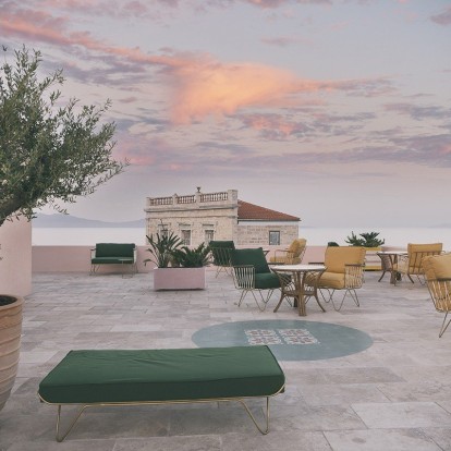 Mια inside ματιά στο πιο μοντέρνο αρχοντικό στη Σύρο με το όνομα Aristide 