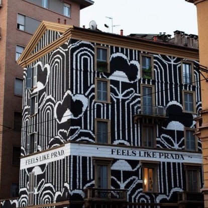 Η Prada «ντύνει» την Ιταλία με το iconic print #FeelsLikePrada