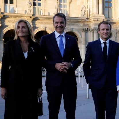 «Άρωμα Ελλάδας» στα εγκαίνια της έκθεσης στο Λούβρο για τα 200 χρόνια από την Επανάσταση: Oι υψηλοί προσκεκλημένοι 